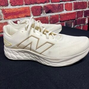 New Balance womens shoes NEW size 11